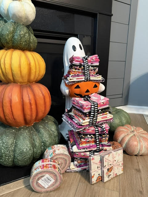 Summerween / Halloween Fabric Bundles – Precut Fat Quarters, Yardage, Panel, Jelly Roll and Patchwork Ghost Canvas Tote